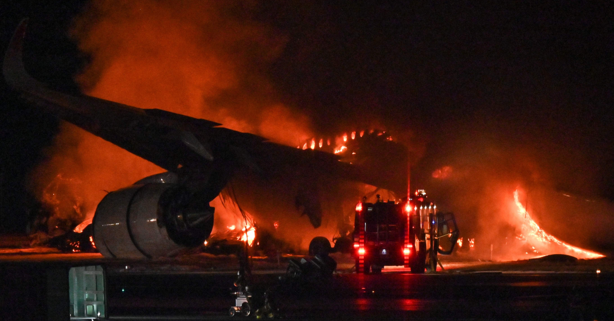 羽田空港で日航機と海上保安庁の航空機が衝突、海保機の5人死亡