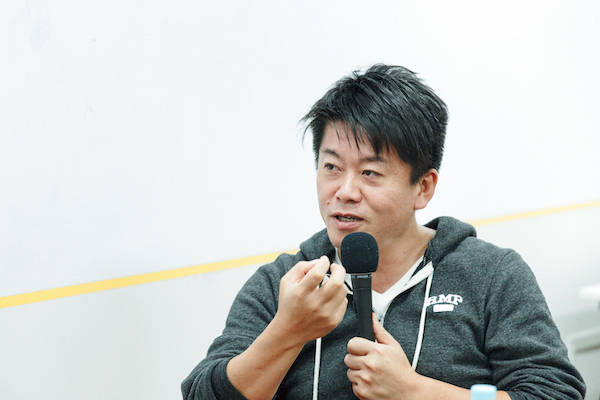 堀江貴文】ビジネスでは「小利口」になるな、「バカ」になれ