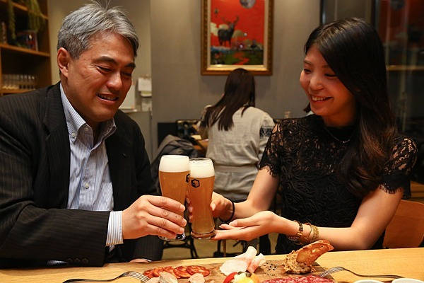 直撃】ビール離れの若者に、「美味しく」飲ませる方法は？