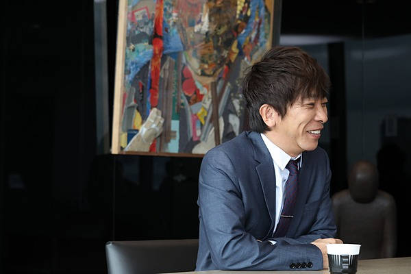 小室哲哉プロデュース」のブランドでtrfを売り出す