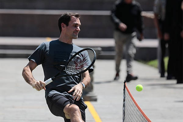 テニスの王者フェデラーが「スニーカー」に賭ける第2の人生