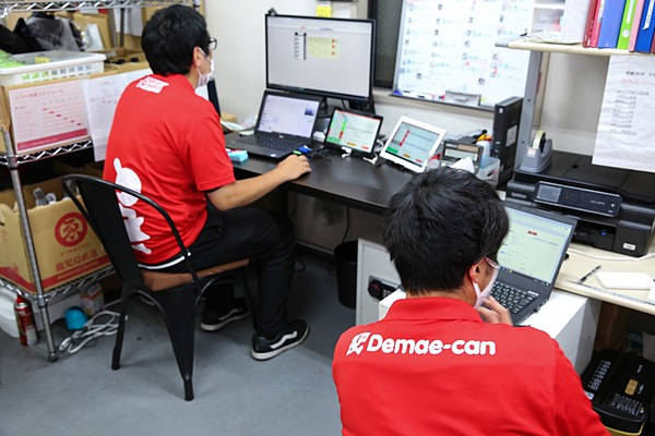 出前館 会長】急伸デリバリー、トップ自ら配達員を務める