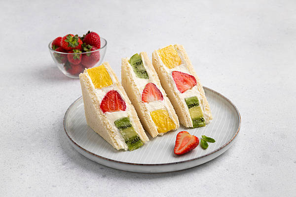 完成しました。パンブーム 世界が注目。日本食ブームの最新型は「高級食パン」