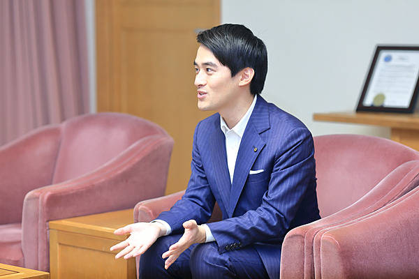 貴重　有名人宅早わかり帳　特別取材班　ｋKロングセラーズ 7月1日から副店長に就任します立脇啓佑｜ヒロ銀座ヘアーサロン