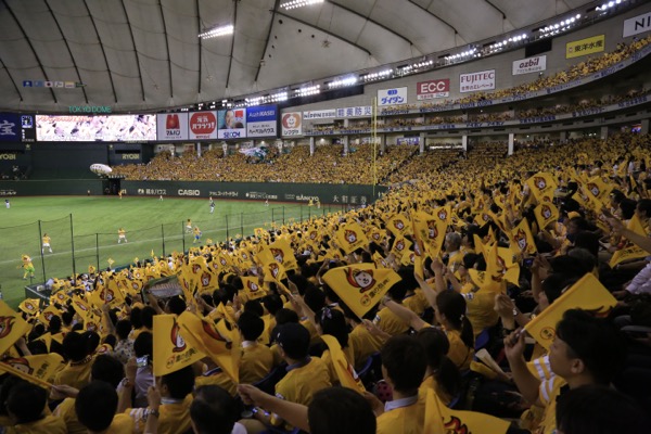 九州をホークスに染める「鷹の祭典」。プロ野球の垣根を越え文化創出