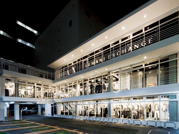 フィル・パーク名古屋栄（2011年9月竣工） テナントとして「アルマーニ」が出店