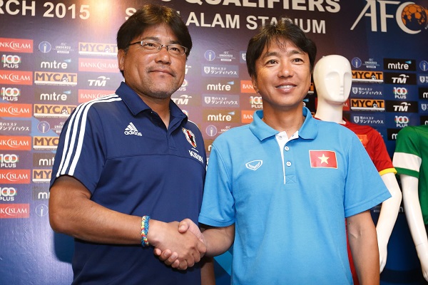 3月に行われた五輪の1次予選では、手倉森誠監督（左）の率いるU－22日本代表と対戦。試合は2－0で日本が勝利している。（写真：田村翔/アフロスポーツ）