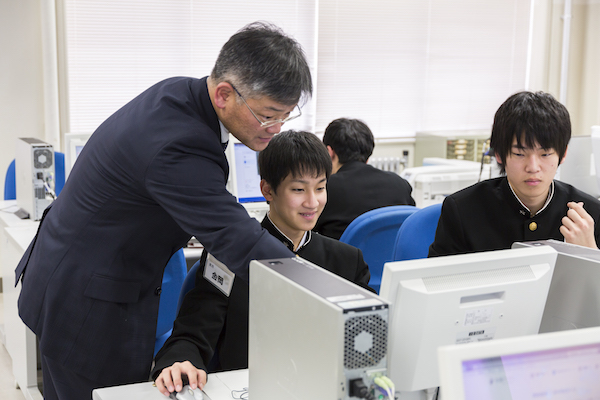 約700校が導入 高校がスタディサプリを使う理由