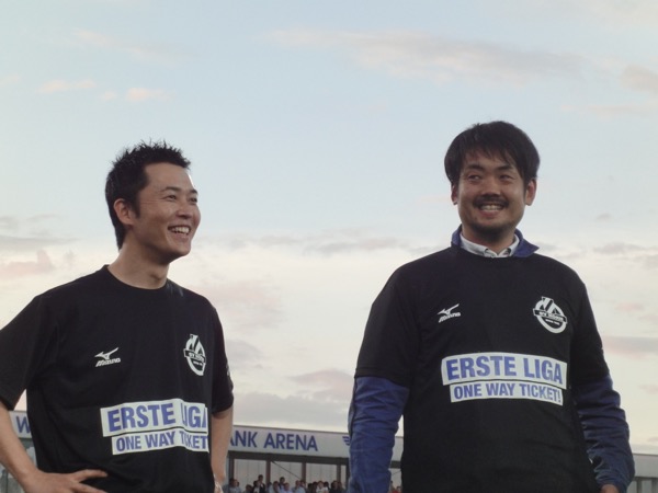 神田康範CEO（左）と強化部門トップの大本拓スポーツディレクター