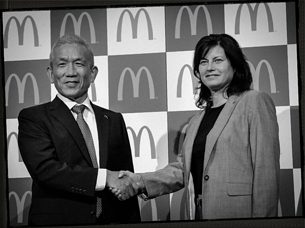 独占 マクドナルド社長の栄光と挫折 今語る 復活の道のり