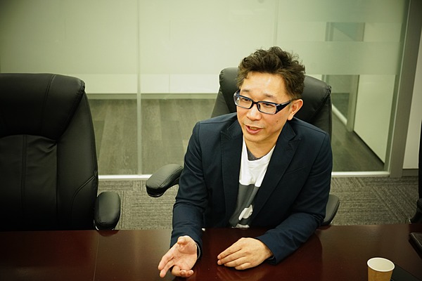 ルポ 異色の3番手 九州発の小売テック企業 トライアル