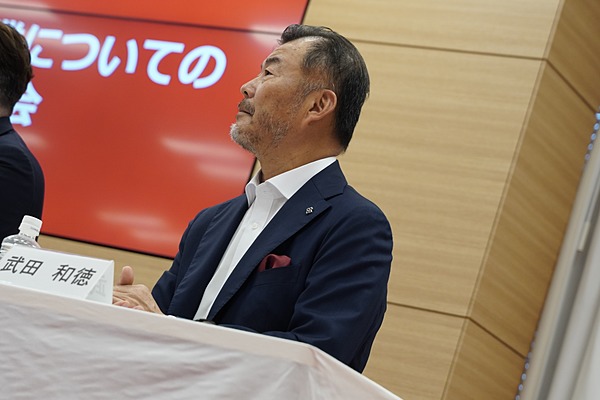 真相 楽天のキャリア参入を遅らせた 基地局整備の 誤算