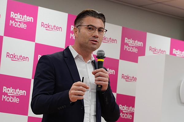 真相 楽天のキャリア参入を遅らせた 基地局整備の 誤算