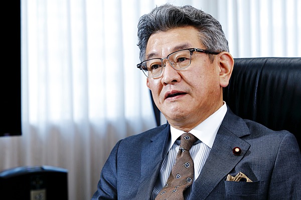 総務大臣 その携帯料金 本当にフェア だと思いますか