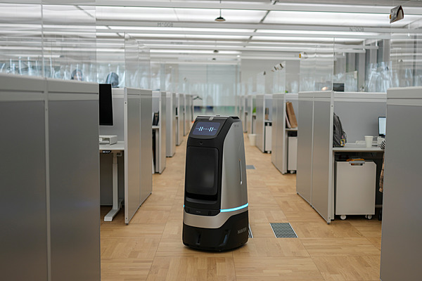 【実験】「ロボットと共に働く」新しいオフィスの形