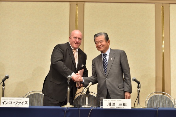 タスクフォースとして日本バスケ界の改革に奮闘したインゴ・ヴァイス氏（左）と川淵三郎チェアマン（右）。(C) JAPAN 2024 TASKFORCE