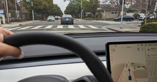 Teslaの自動運転は目的地にたどり着けるのか